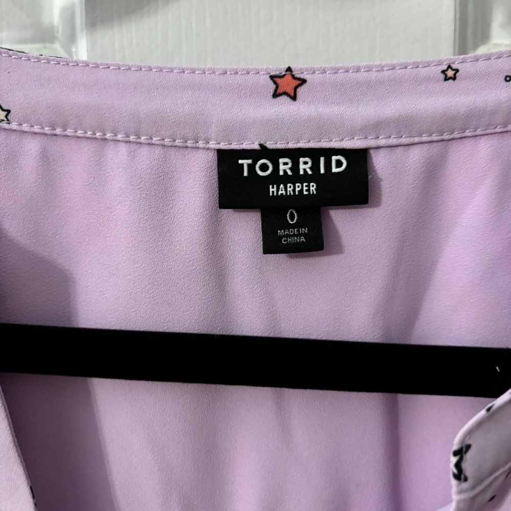 Torrid purple star blouse 0x - Picture 3 of 6